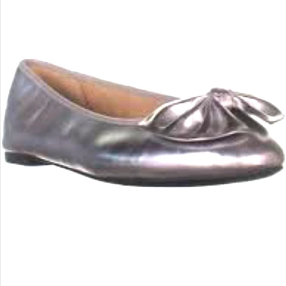 CIRCUS BY SAM EDELMAN WOMEN"S SILVER LOGO CARMEN ROUND TOE SLIP ON FLATS